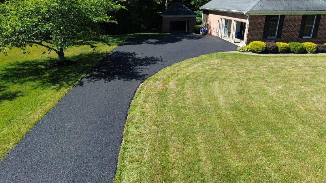 Curved Driveway — Ground-Level Views, La Plata, MD — photo 2