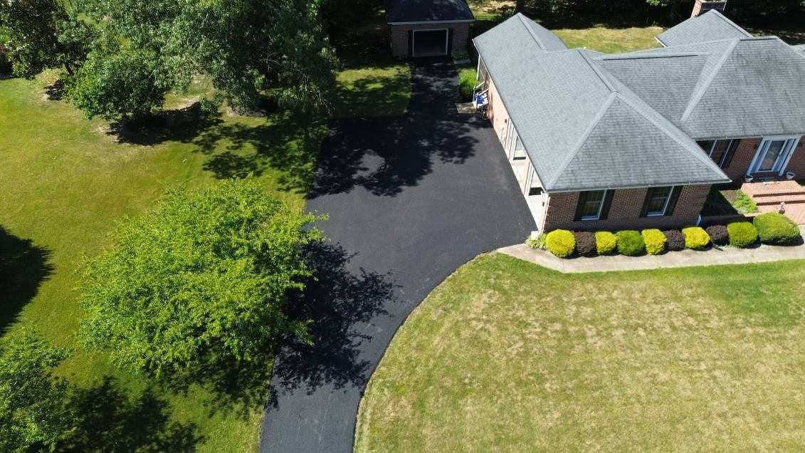 Curved Asphalt Driveway — La Plata, MD — photo 2