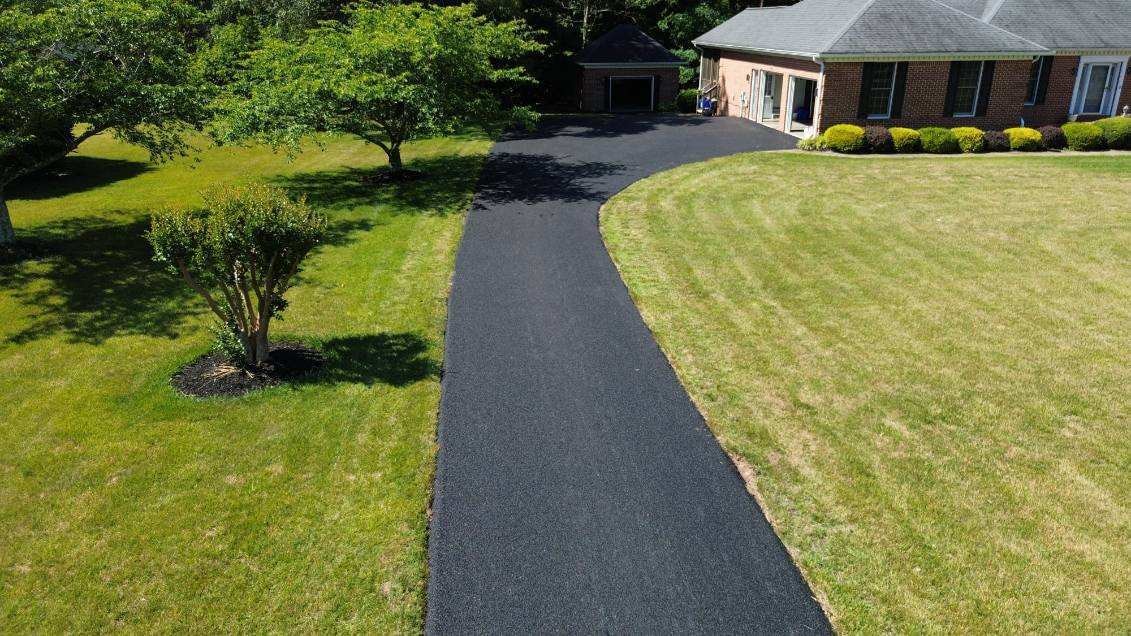 Curved Asphalt Driveway — La Plata, MD — photo 1